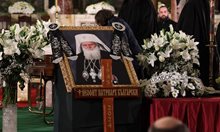 Погребаха патриарх Неофит с ритуали за държавен глава (Снимки, видео)