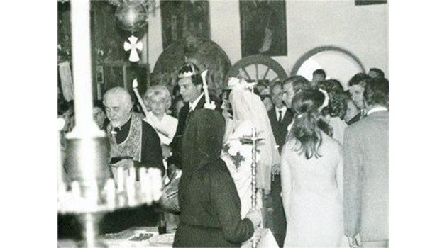 ПОСЛЕДСТВИЯ: Семейство Костови решили да се венчаят в църква въпреки неодобрението на социалистическия режим.