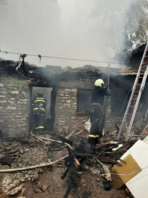 Изгорялата общинска къща в Балчик / Снимка: фейсбук страница "Балчишки мечти"