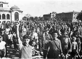 "168 часа": Сталин ни завладя, защото тук не среща съпротива, а нагаждачи
