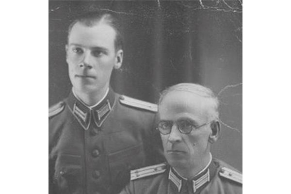 Баща и син - Иван и Любомир Шапкареви