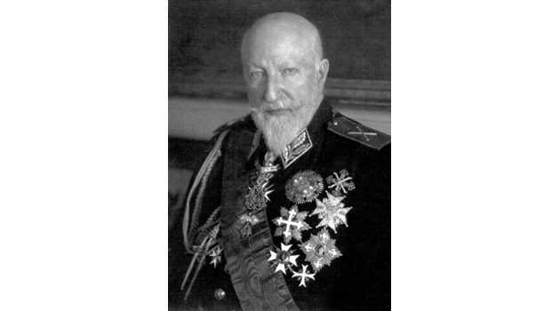 Една от последните снимки на Фердинанд като цар на България
