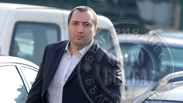 Георги Иванчев го майтапиха, че чистачката не го е пуснала от ареста  Димитър Желязков - Митьо Очите пропусна заседанието, макар че искал да присъства