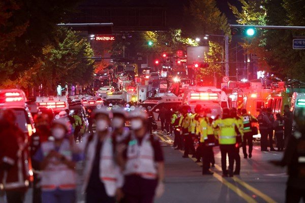 149 станаха жертвите от блъсканицата в Сеул Снимка: Ройтерс