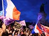 Кандидати се отказват от втори тур на изборите, за да съборят крайната десница във Франция