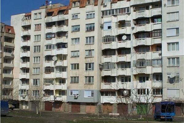 В апартамент на този дълъг блок в Силистра живеят родителите на Маджо
СНИМКИ: ЙОРДАН ГЕОРГИЕВ И АРХИВ