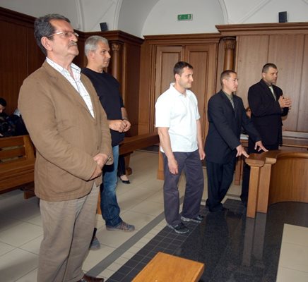 Ангел Василев и останалите оправдани по делото "Луканов"