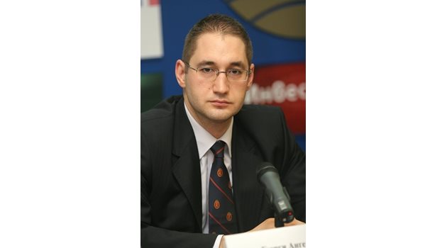 Георги Ангелов, старши икономист, Институт “Отворено общество”