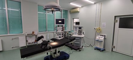 Нова операционна маса има болницата в Добрич от капачки и кенчета