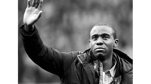 ИЗБОР: Бившият полузащитник на “Болтън” Фабрис Муамба прекрати футболната си кариера след получения на терена инфаркт.