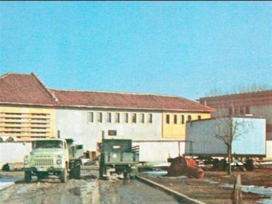 В средата на 80-те години на миналия век фабриката в Смядово е била модерна и просперираща.