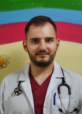 Д-р Денис Стоянов