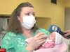 В Бургас спасиха бебе, тежащо 600 грама (Видео)