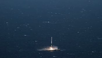 SpaceX изстреля ракета-носител с 53 спътника от системата "Старлинк" (Видео)