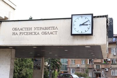 Часовниците на общината и областната управа в Русе заработиха