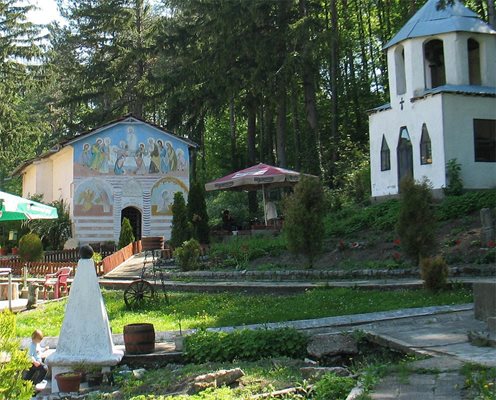 Изворският манастир
