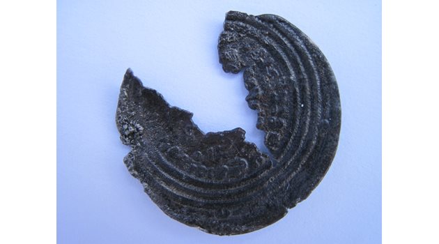 Арабската монета е изключително рядка и е била от първите емисии на династията на Омаядите.