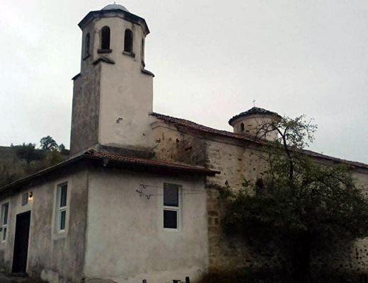 Църквата е от XIX век