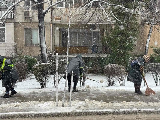 Сняг натрупа и в Пловдив за пръв път тази зима. Снимка: Община Пловдив