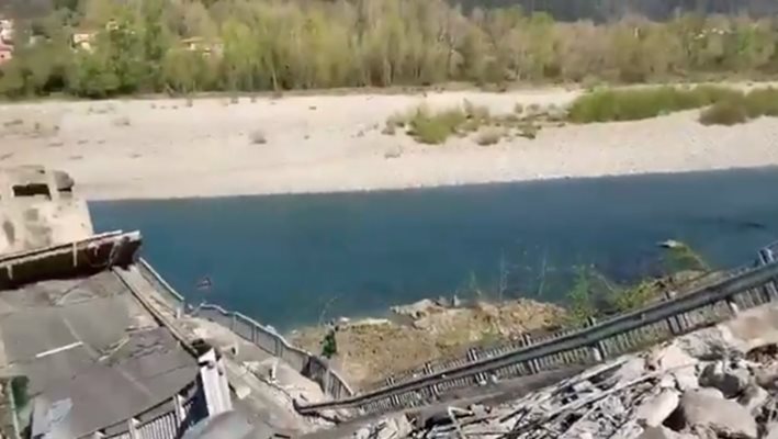 Пътен мост пропадна в Тоскана КАДЪР: Туитър