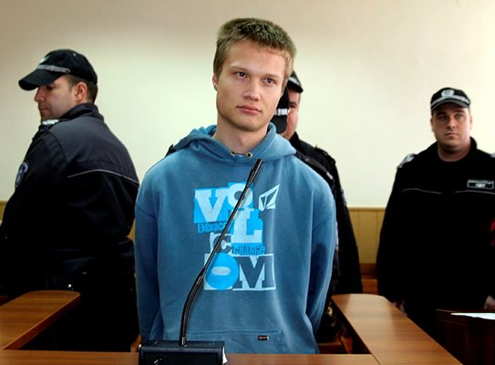 Антон Петков се жени за гаджето си в затвора