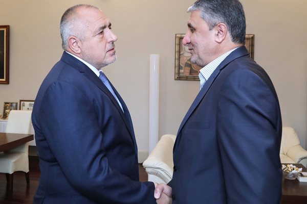 Премиерът Бойко Борисов се срещна с министъра на пътищата и градоустройството на Иран Мохаммад Еслами. СНИМКИ: Министерски съвет