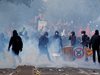 Макрон осъди участниците в безредиците 
на първомайската демонстрация в Париж