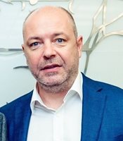 Проф. д-р Николай  Габровски си подари  тритомник по неврохирургия