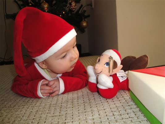 Здравейте, изпращам Ви  снимка от първата Коледа на моя син Кристиян Бяндов от гр.Бургас, който  два дена преди  Коледа стана на 3 месеца. Честита Нова Година!!! Светла Бяндова


-- 
