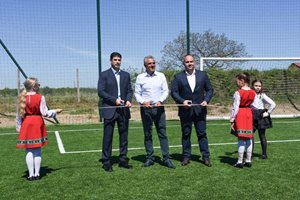 Атанас Узунов, Гонзо и кметът на община "Марица" откриха нов футболен терен в село Труд (Снимки)