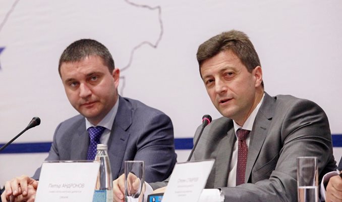Министърът на финансите Владислав Горанов и Петър Андронов, председател на асоциацията на банките в България, на дискусия на “24 часа” за иновации и конкурентоспособност