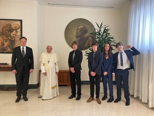 Срещата с папа Франциск
СНИМКА: Туитър на Илон Мъск