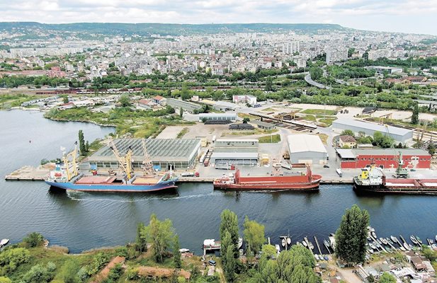 Пристанището на „Одесос ПБМ“