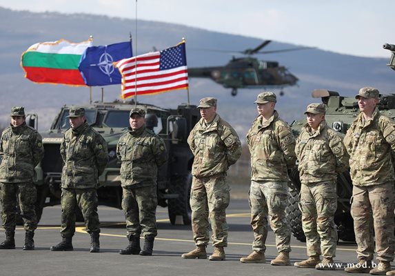 Български военни съвместно с НАТО учение СНИМКА: МО
