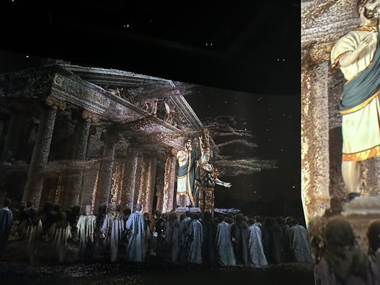 Дигиталният музей Ephesus Experience показва как е изглеждал градът и величието на храма на Артемида.