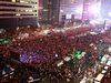 Над милион корейци поискаха оставката на своя президент (Снимки)