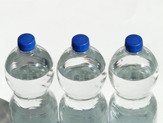 В Омуртаг се очаква да пристигнат пет тира с бутилирана питейна вода
СНИМКА: Pixabay