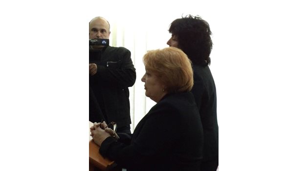 Подсъдимата д-р Нина Байчева, заснета в съдебна зала.