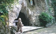 Фъншуй чудеса: Привидението в Лурд - френско дете вижда Дева Мария, китаец би видял дракон