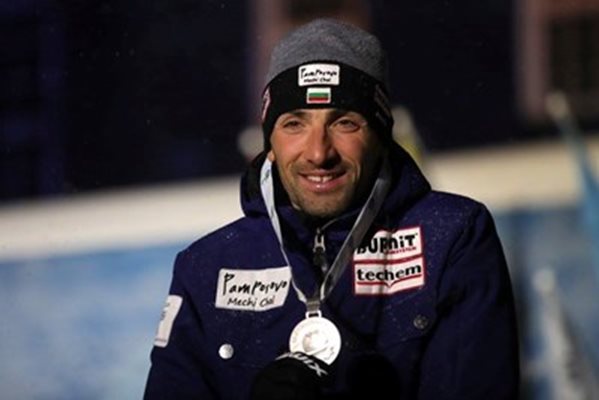 Владимир Илиев със сребърния медал от световното първенство през миналата година