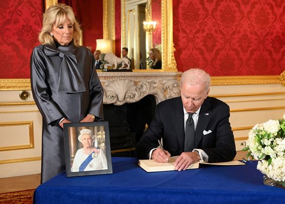 Joe Biden signed Queen Elizabeth II's condolence book