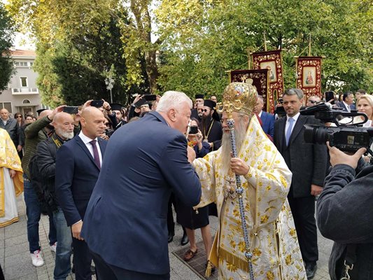 Предаването на властта на Пловдив започна.