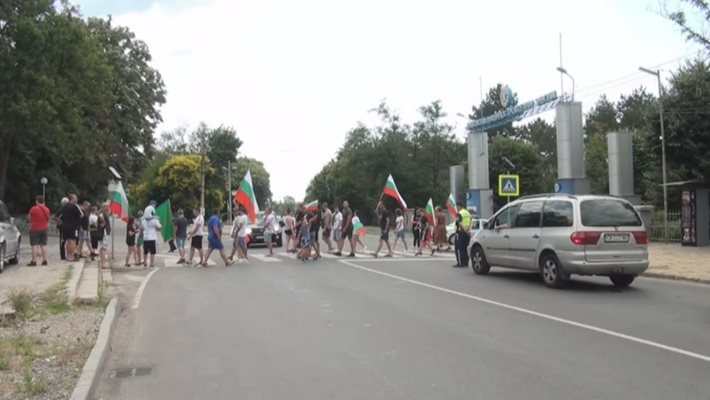 Жителите на Сопот протестираха и днес срещу скъпите горива.


СНИМКА: БНТ.
