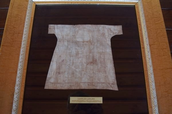 Частица от честната риза на Света Богородица в Бачково.