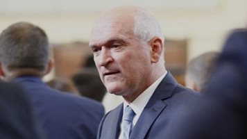 Ексшеф на парламента и настоящ зам определят правилата за депутатите