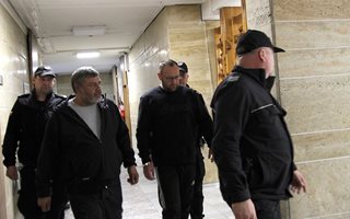 Невинни сме, клеха се пред съда в Пловдив заловените със 130 кг дрога българин и македонец