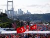 Отбелязаха годишнината от опита за преврат в Турция с грандиозни тържества (Снимки)