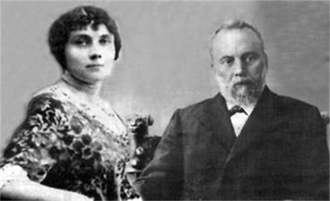 Екатерина и Петко Каравелови 
