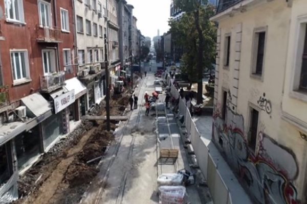 Пропуски в проекта наложили промяната на материалите за релсите на ул. "Граф Игнатиев" в София