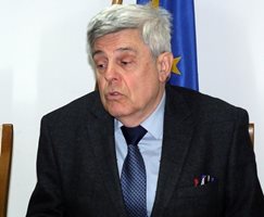 Доц. Юлиян Станчев, председател на областния пчеларски съюз в Плевен